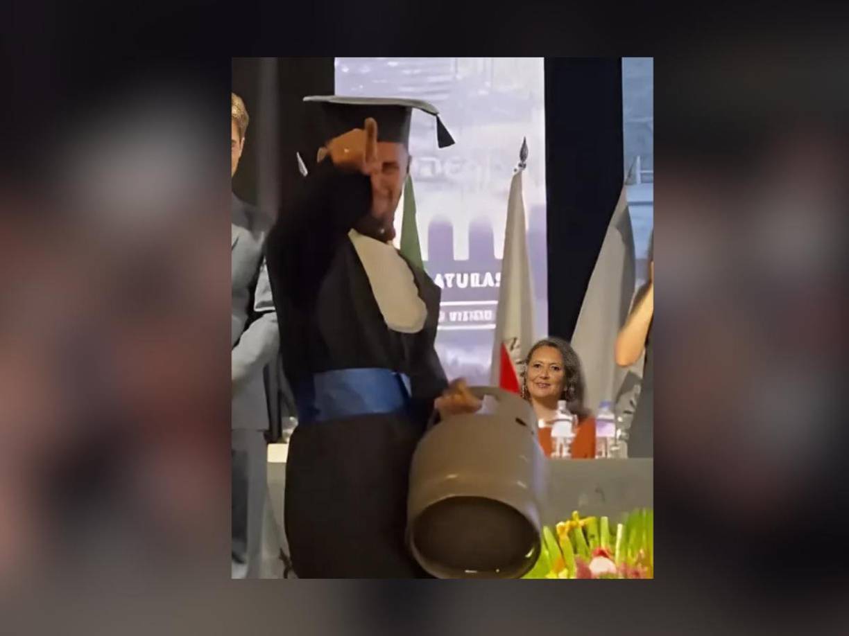 El joven brasileño, ahora ingeniero en Producción, explicó que el cilindro de gas simboliza el arduo trabajo de su padre, quien se desempeña como repartidor de gas y gracias a cuyo esfuerzo logró costear sus estudios.