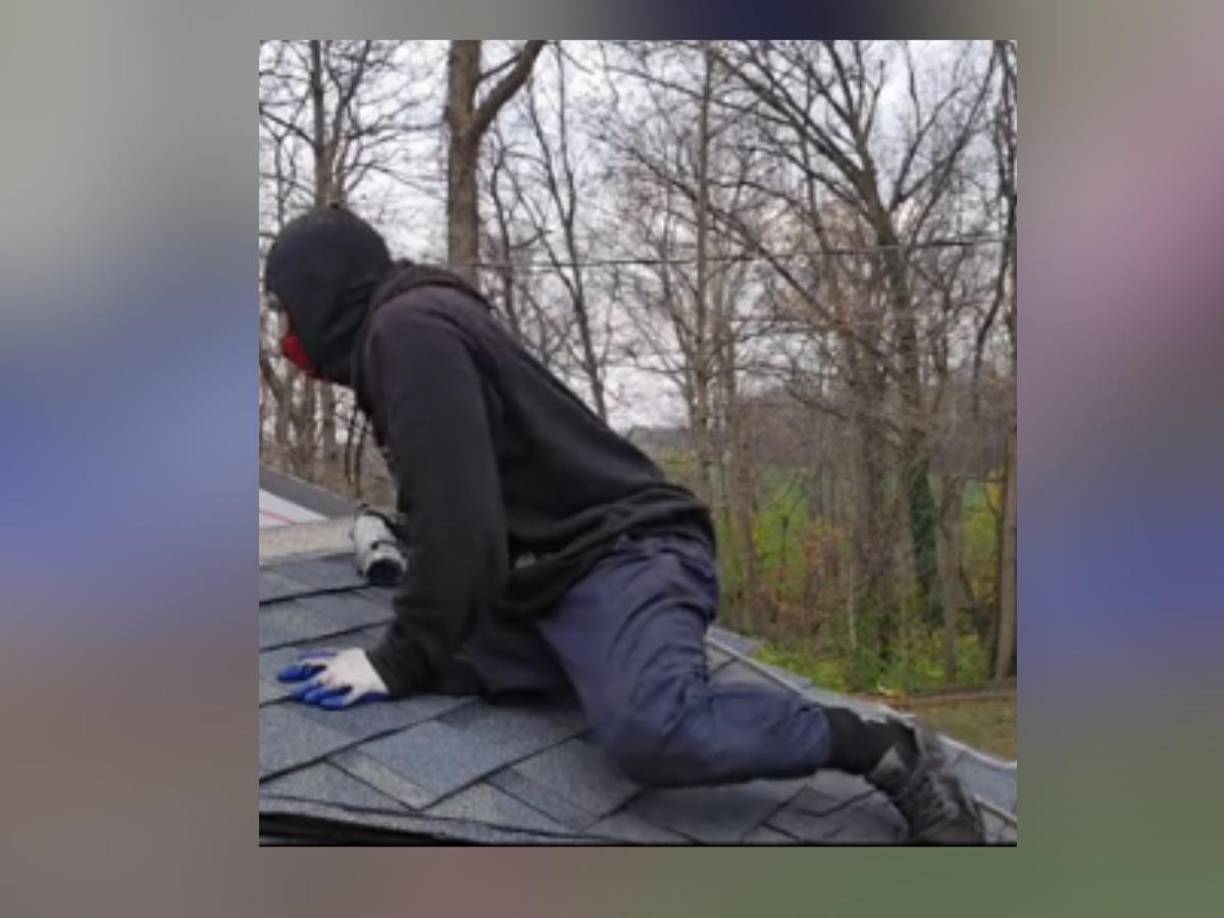 Espina, profundamente conmovido, expresó su deseo de ayudarlo y resaltó la lección de vida que representa el trabajo y actitud de Rosales ante las dificultades.