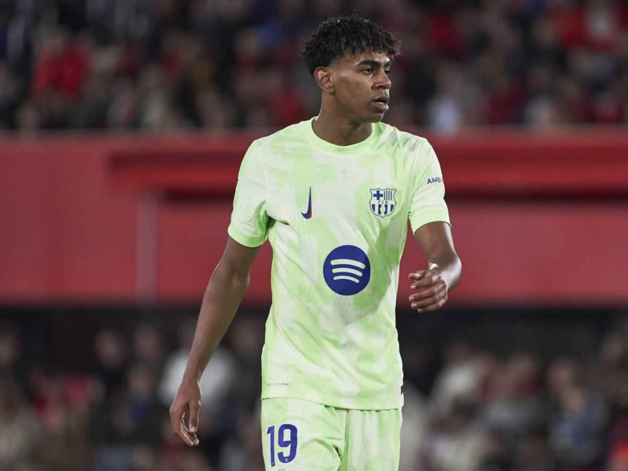 El alcance de Lamine trasciende fronteras. Según Google, el atacante azulgrana ocupó el tercer lugar entre los atletas más buscados a nivel mundial en 2024, solo detrás de la boxeadora argelina, Imane Khelif, y del legendario boxeador estadounidense, Mike Tyson.