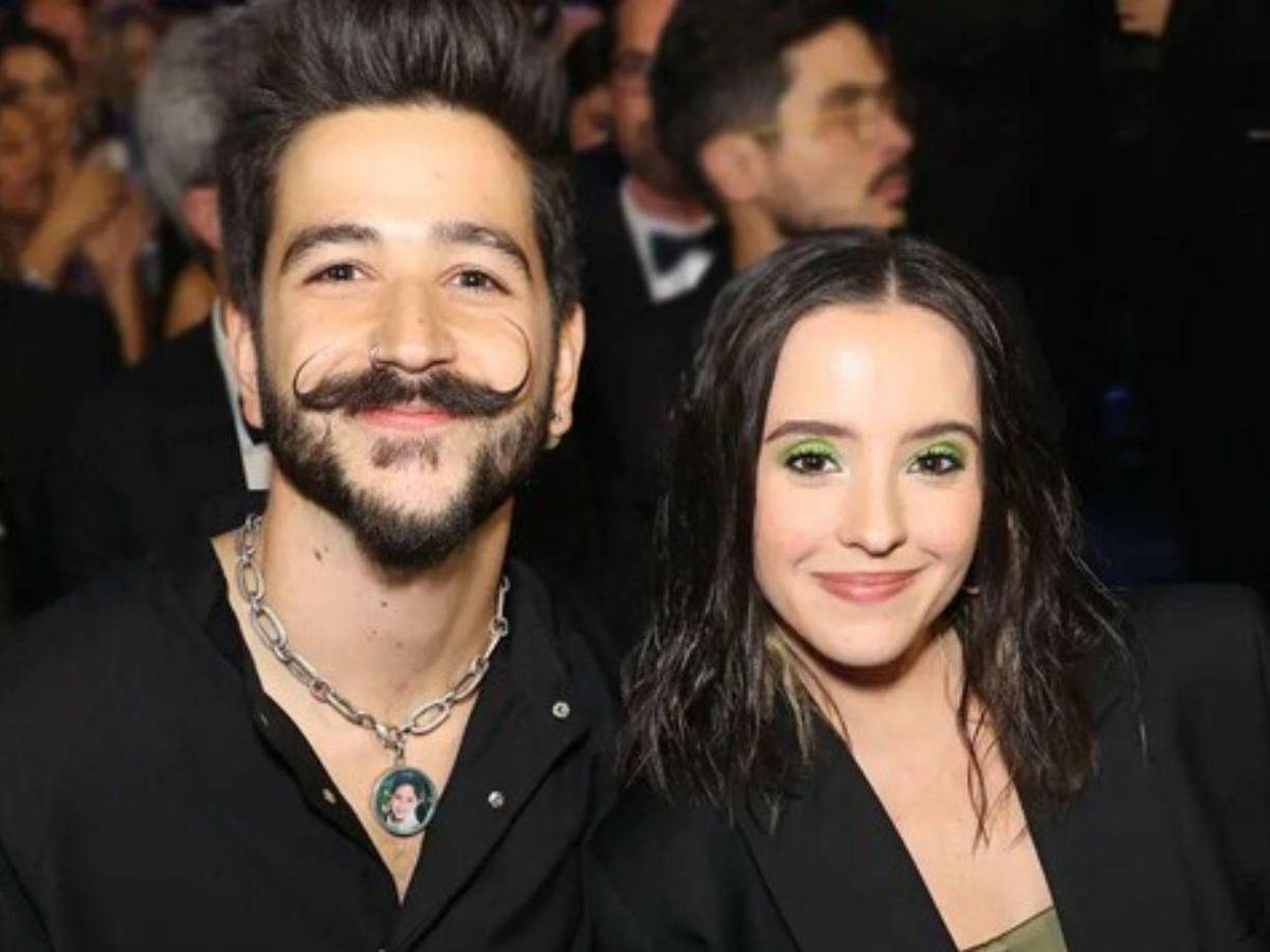 Recordemos que la pareja se encontraba en Europa por la gira del cantante. Pero en su reciente video de YouTube, la hija de Ricardo Montaner reveló que ya no podrá seguir acompañando a su esposo durante su gira.