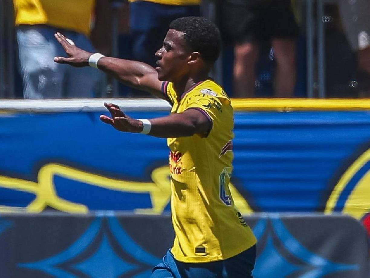 Con el América de México ha disputado 10 partidos; 7 de la Liga MX, 2 de la Leagues Cup y 1 de la Supercopa MX. En esos partidos, ha anotado 1 gol y brindado dos asistencias.