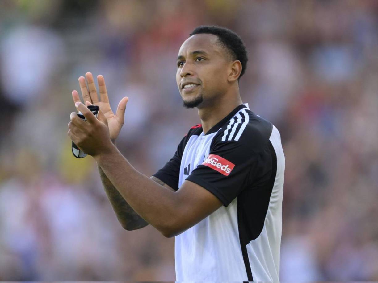 El Bayern Múnich vigila al lateral derecho del Fulham, Kenny Tete (27). Los gigantes alemanes ven al holandés como un posible sustituto de Benjamin Pavard, que se unirá al Inter. A Tete le queda un año de contrato con el Fulham, según The Sun. 