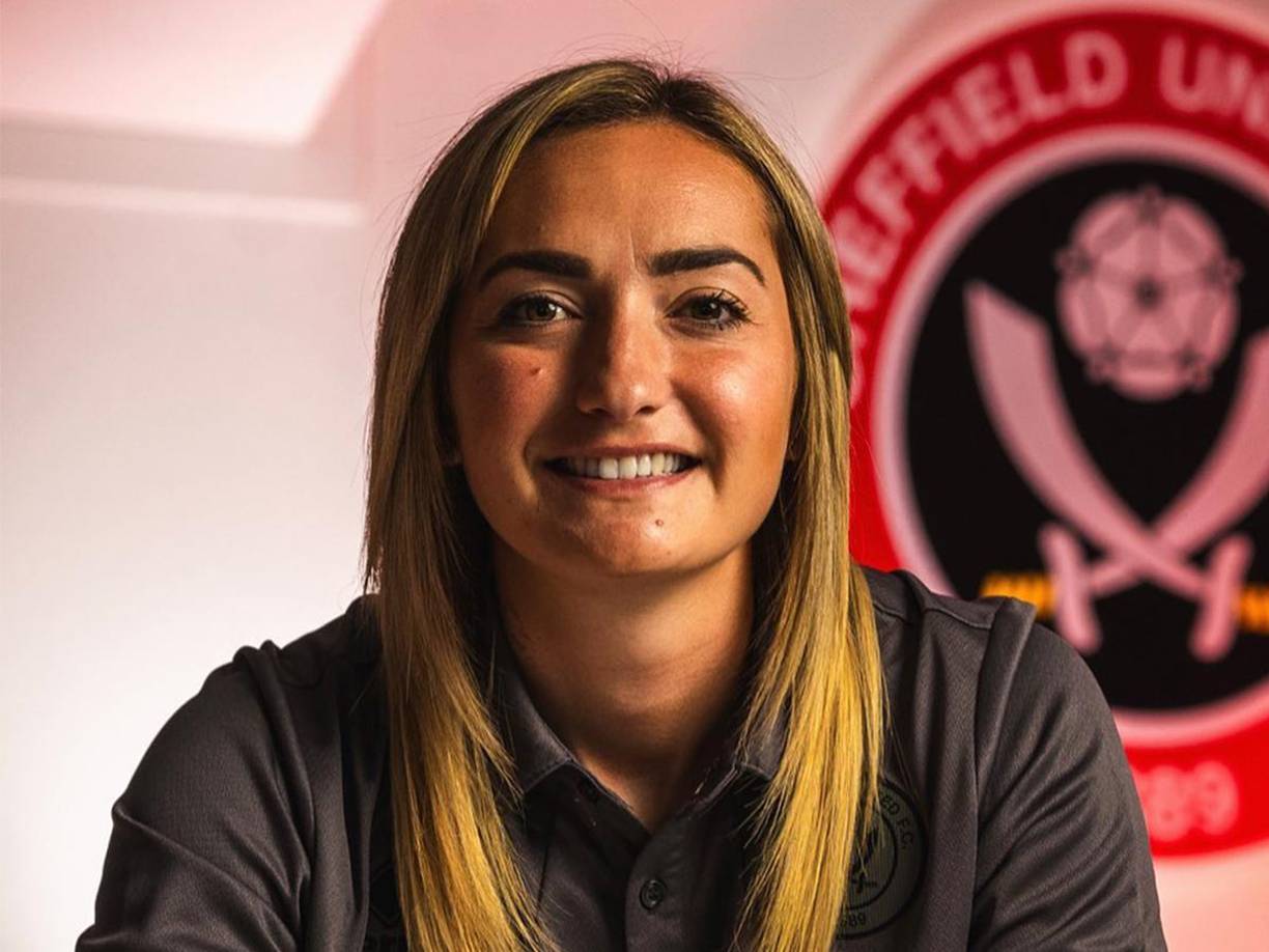 La centrocampista, que acababa de extender su contrato por un año más en el conjunto de Championship y el mes pasado fue elegida como una de las capitanas, pereció este día. 