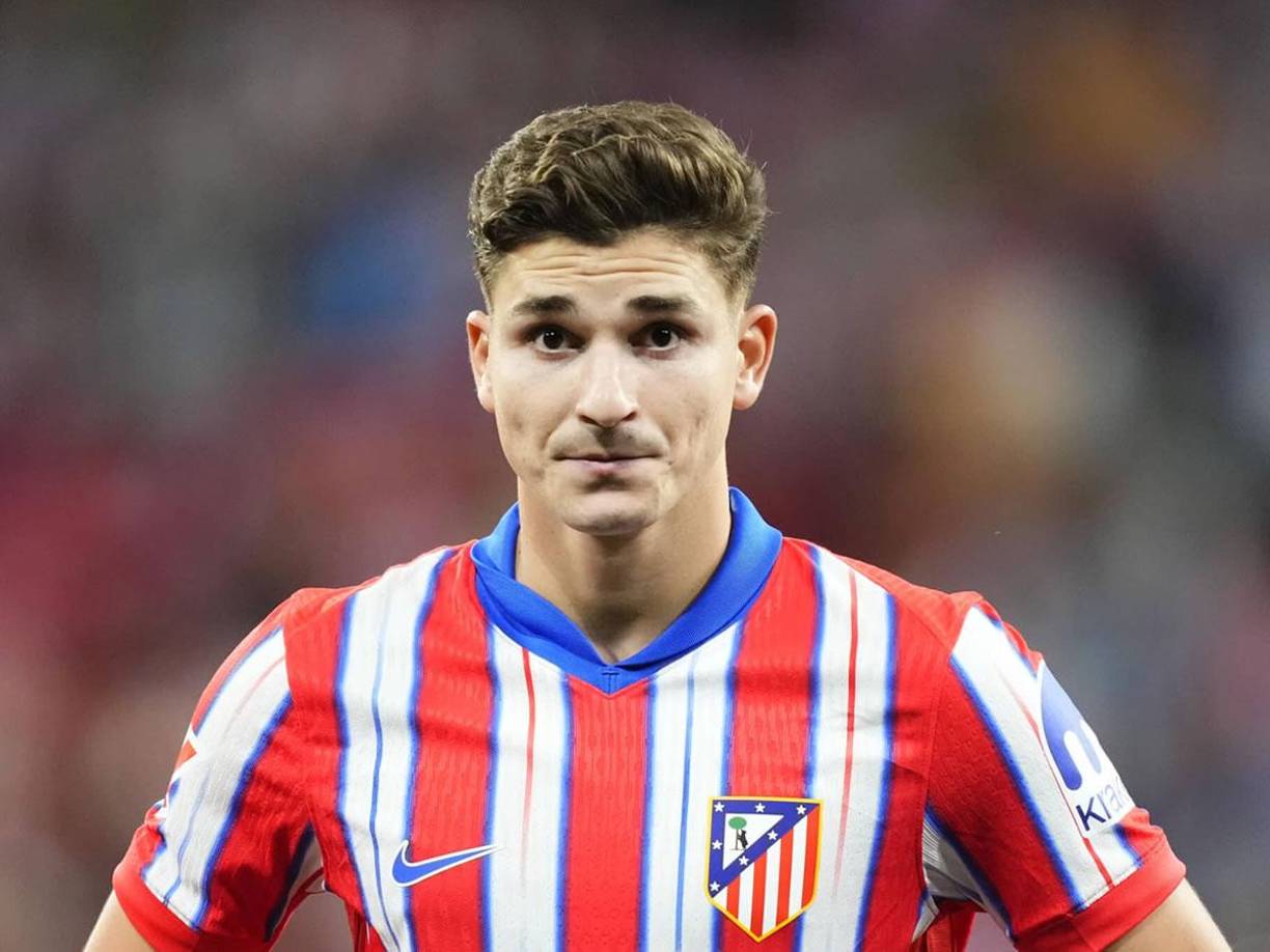 El delantero del Atlético de Madrid tiene 24 años y ha sido sorprendido por ese rumor que lo relaciona con Mia Khalifa.