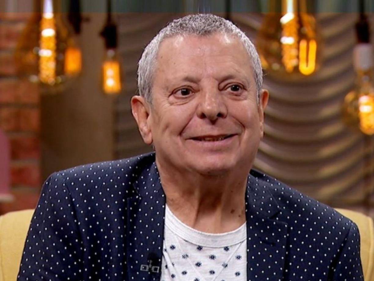 “Estoy jodido de la movilidad. No puedo recuperarla. Tengo mi mano espástica. Le doy órdenes y simplemente no se abre. No obedece. Los infartos fueron del lado derecho, pero provocan que se pierda la movilidad del lado izquierdo”.