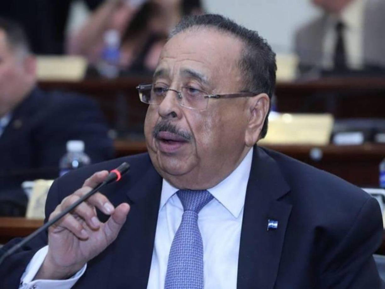 Ramos Soto fue decano de la<b> Facultad de Ciencias Jurídicas </b>por dos períodos (1975-1981). Hasta llegar a ser rector de la Unah en 1982.