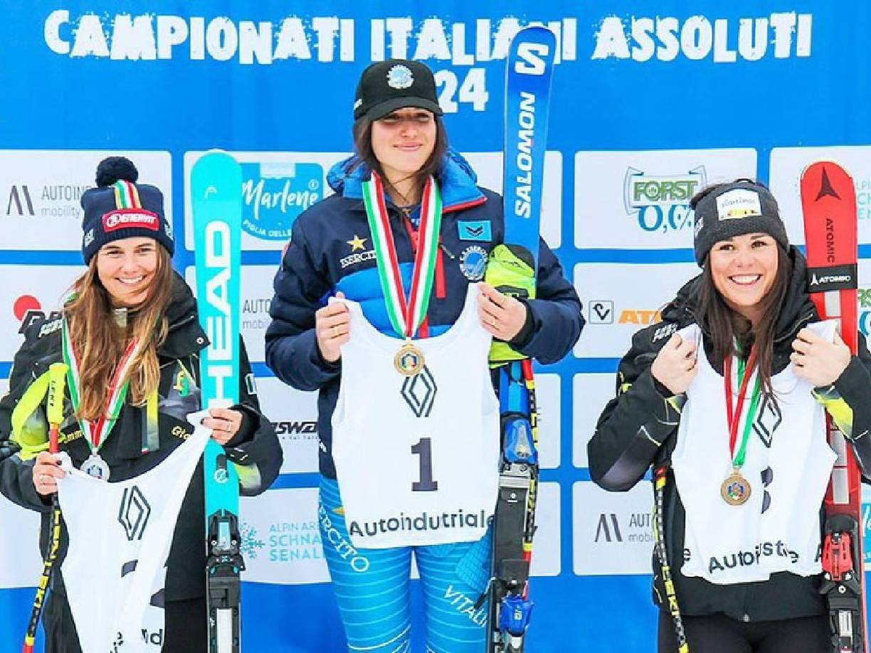 Se consagró campeona italiana en supergigante en Sarentino y notables posiciones en los Mundiales junior de Chatel, en Francia.