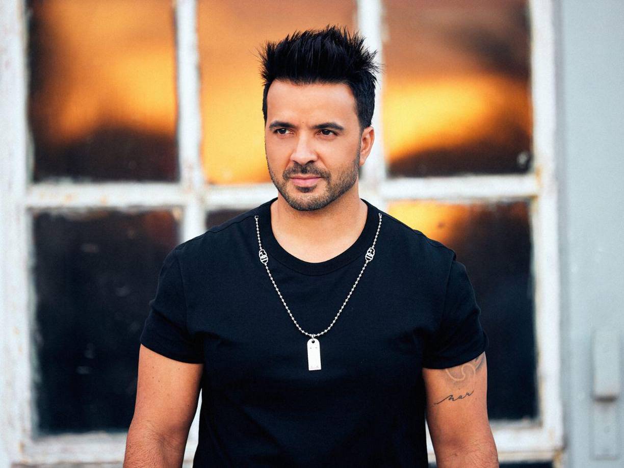 “Tardé veinticinco años en poder presentarme en el WiZink y lo hago con este motivo”, ha recordado el artista en alusión a que esta será la primera ocasión en que el puertorriqueño actúe en el recinto con un concierto propio, para lo que ofrecerá una propuesta “muy diferente” a lo que ha hecho y a lo que hará “en los demás países”.