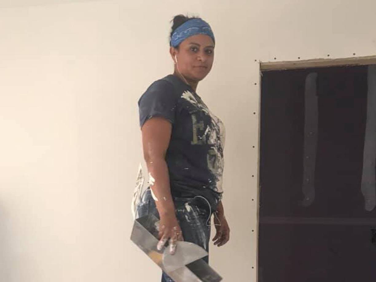 En el momento del ataque ella chineaba a su hijo de 6 años, procreado con el sujeto que le quitó la vida.