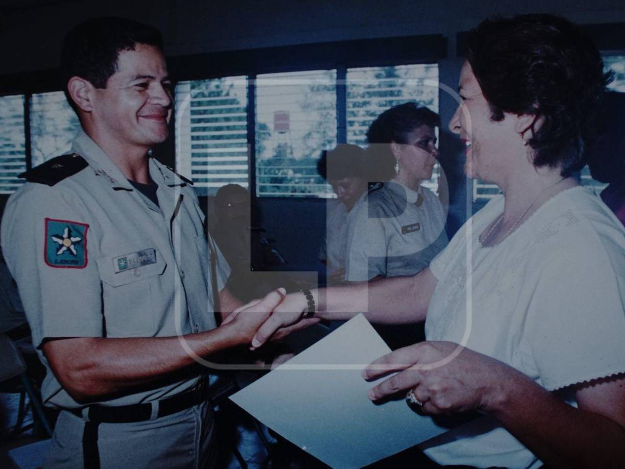 Durante la crisis política de 2009, se negó a apoyar una consulta popular promovida por el presidente Manuel Zelaya, considerada inconstitucional por la Corte Suprema y el Congreso Nacional