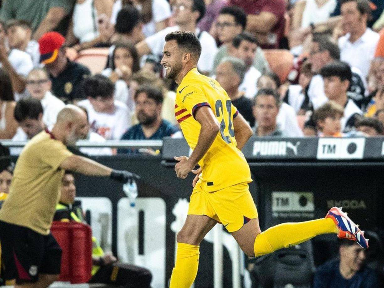 Según Mundo Deportivo, el FC Porto intentó el fichaje del defensor Eric García, quien se quedó en el FC Barcelona.