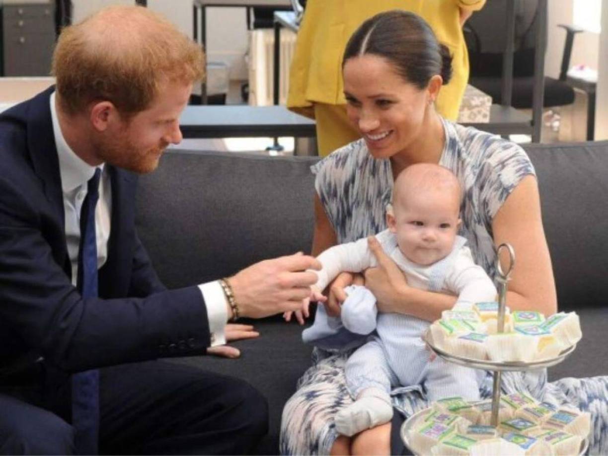 En ese sentido, Meghan reconoce que el que ella fuese actriz “fue el mayor problema”. Entre otras cosas, la duquesa habla de la importancia de proteger a sus hijos -Archie y Lilibet-, de quienes dice son parte de una “familia realmente histórica”.