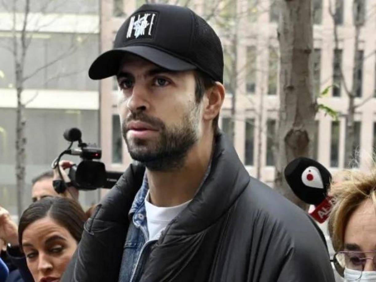 “Me di cuenta con Bar Refaeli, la exnovia de Leonardi DiCaprio; ella venía a todos los partidos del Barcelona, y tengo un contacto cercano a Bar que me decía que al único que venía a ver era a Piqué”, platicó el paparazzi.