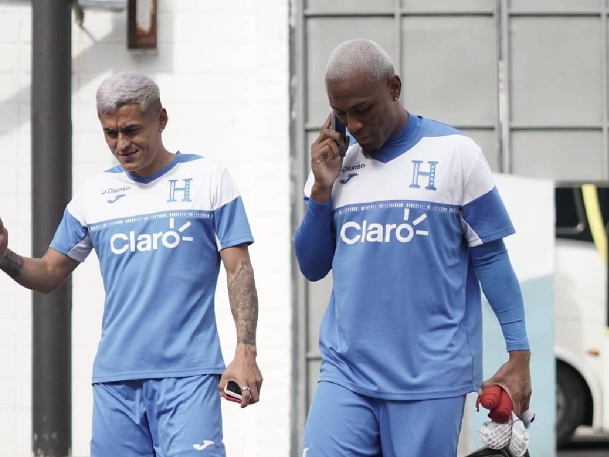 La llegada de Andy Najar y Deybi Flores al recinto sampedrano. Ambos jugaron un partidazo ante México. 