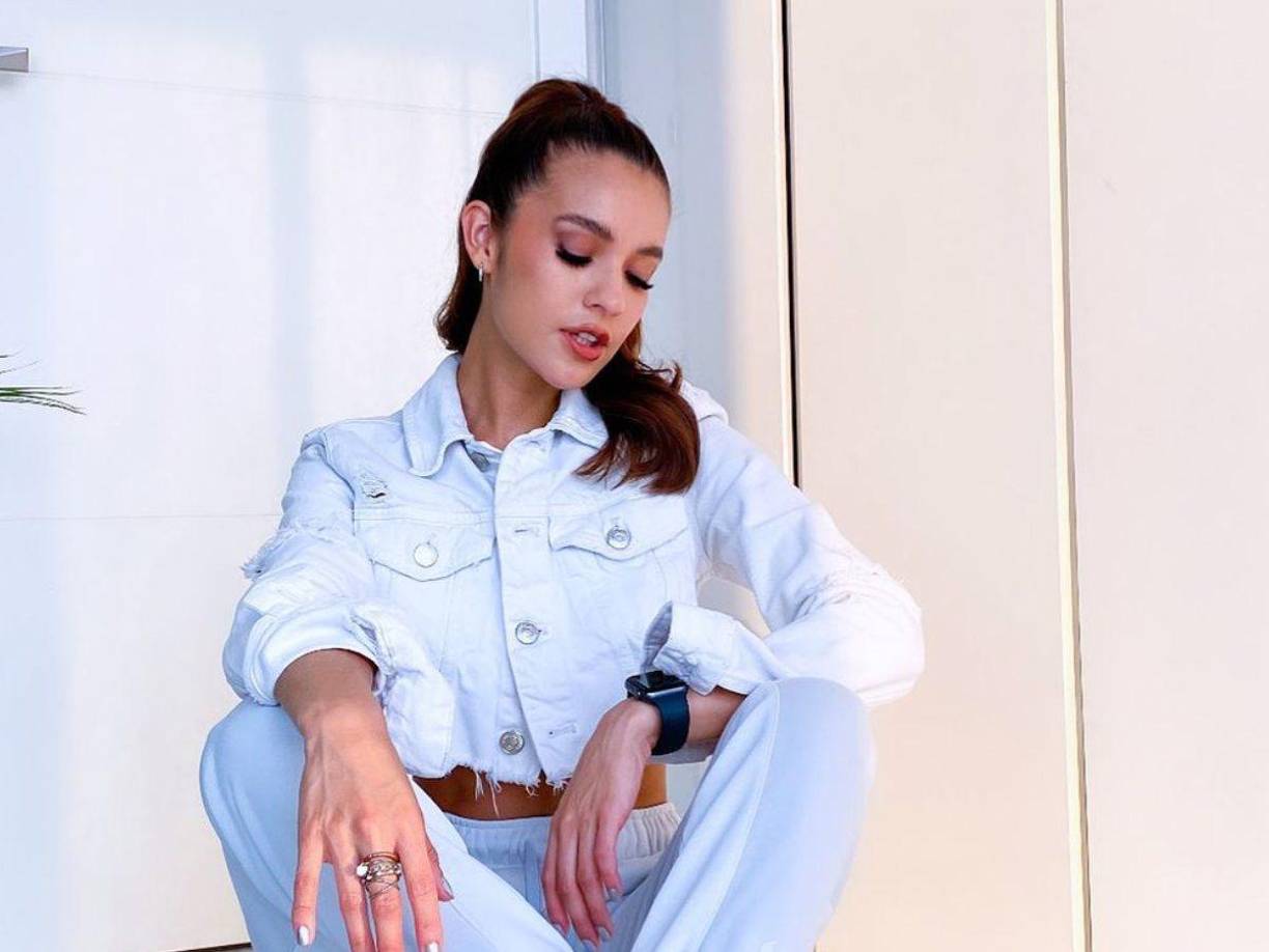 “La gente no me ha dejado nunca sola y siempre me recordaron lo valiente que soy, que puedo con este y muchos retos más”, puntualizó la hermosa periodista hondureña. 