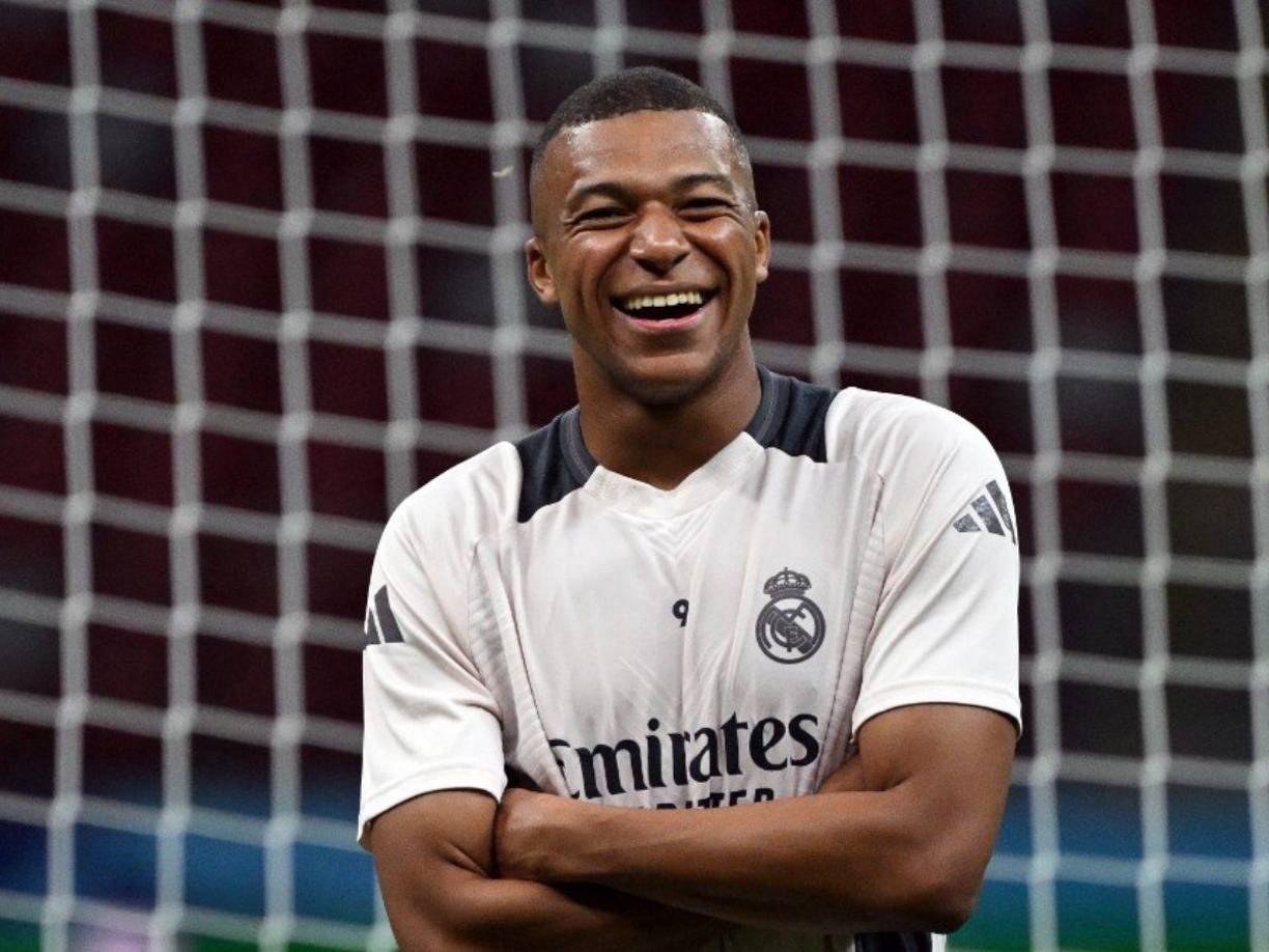  El fichaje estrella del Real Madrid, el francés Kylian Mbappé, tendrá una primera ocasión para brillar con el club de sus sueños el miércoles en Varsovia, en la final de la Supercopa de Europa contra el Atalanta, con un primer trofeo en juego.