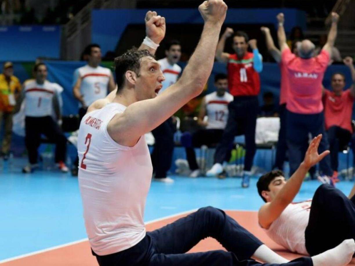 En la Villa Paralímpica todos los deportistas duermen en camas ecorresponsables, con colchones fabricados con plásticos reciclados y la estructura modulable de cartón, al igual que en Tokio 2020 y también que en los recientes Juegos Olímpicos. De hecho, los atletas paralímpicos utilizan las mismas instalaciones que los olímpicos en la capital francesa.