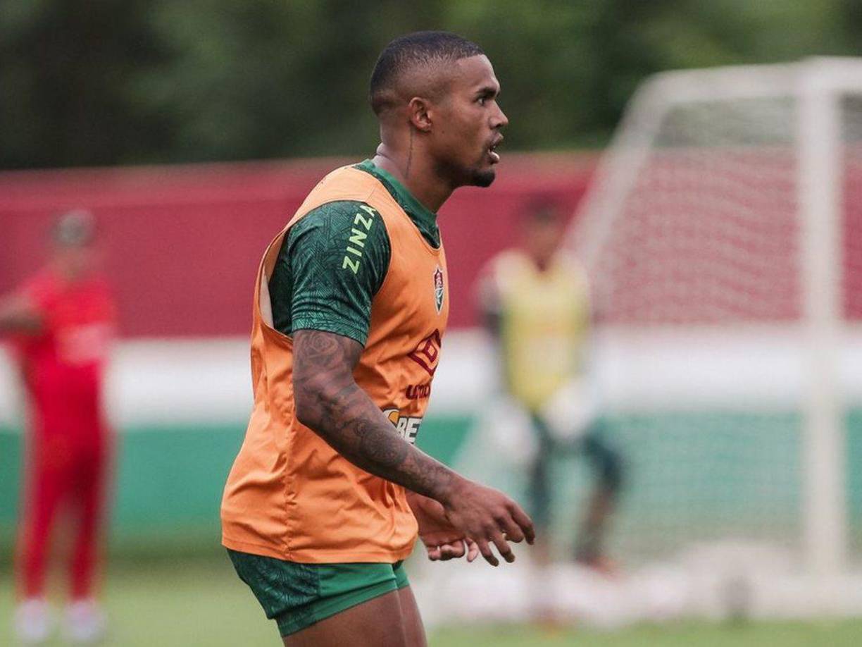  “Como miembro, crearé contenido exclusivo para mis fans que no podrá verse en ninguna otra red social”, comenzó diciendo Douglas Costa.