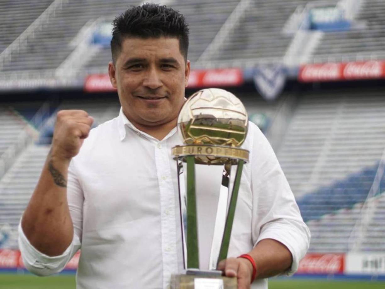 Al Olimpia llegó el currículum del técnico argentino Omar el Turco Asad, quien ha trabajado en el Atlas y Morelia en México, además con los clubes gauchos San Lorenoz y Godoy Cruz, además del Emelec ecuatoriano y Always Ready boliviano.