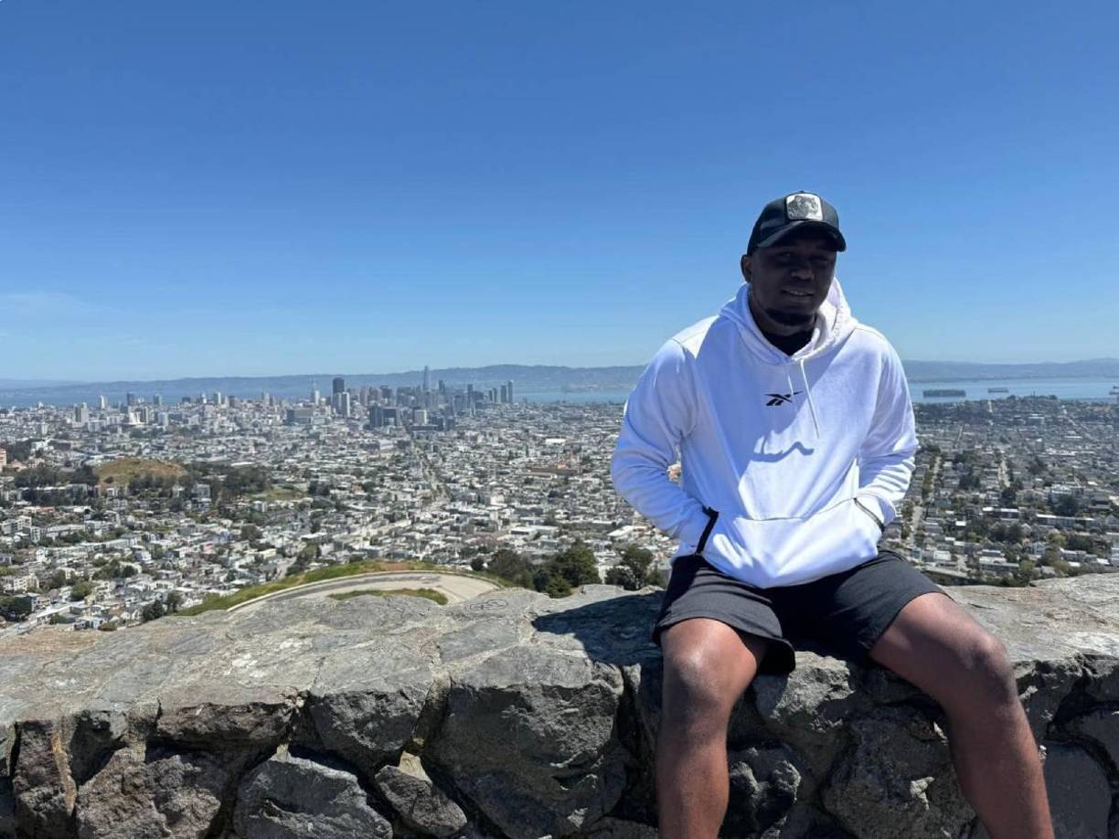 “Aún pienso que es un sueño, lo que estoy viviendo, y en un rato me vas a llamar para joderme con tu Real Madrid”, expresó el exfutbolista del Motagua.