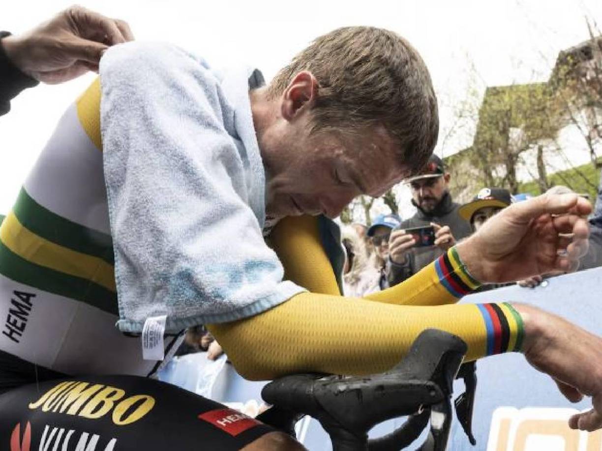 A raíz de la muerte de la deportista de 32 años, la Policía detuvo a su marido y formuló cargos en su contra, aunque poco después lo dejó en libertad provisional mientras afronta este proceso. 