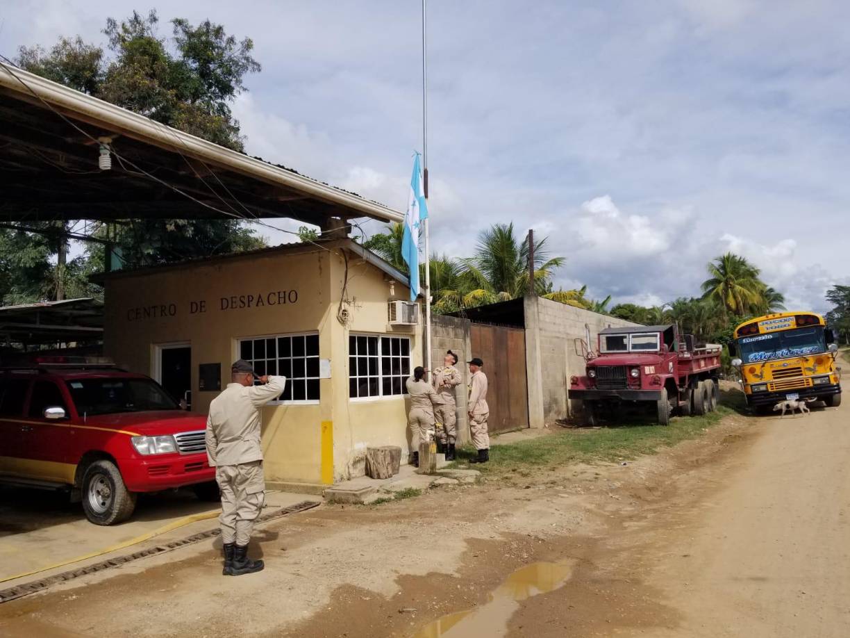 El crimen se suscitó alrededor de las 11:00 de la mañana de ayer, sábado, en una zona conocida como “Calle de los Juzgados”, cuando Nelson acababa de salir de turno y volvía a su casa en la colonia Vista Hermosa.