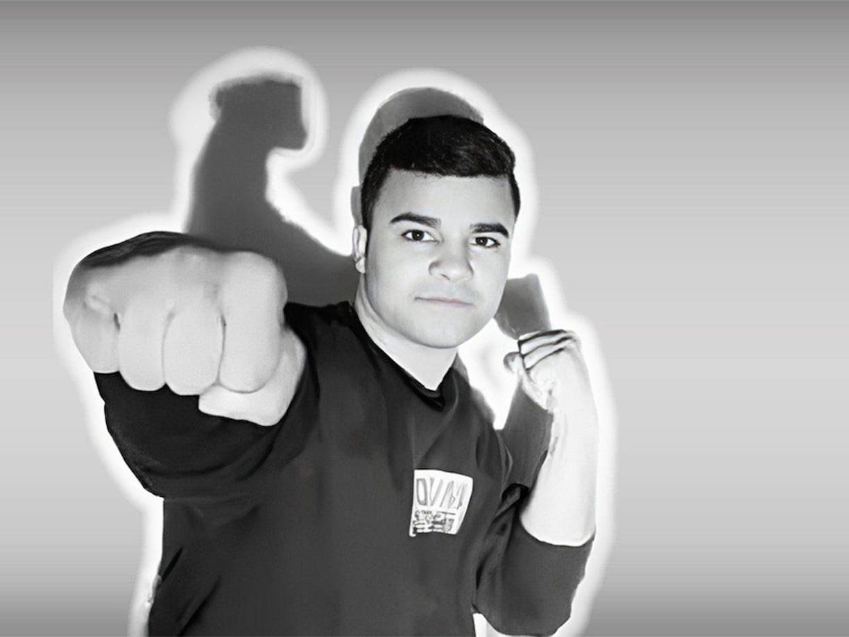 ”Incitación y destrucción deliberada de edificios gubernamentales” y “conexiones con la Organización Popular Muyahidín” fueron los cargos presentados contra Mohammad Javad Vafaei-Sani.