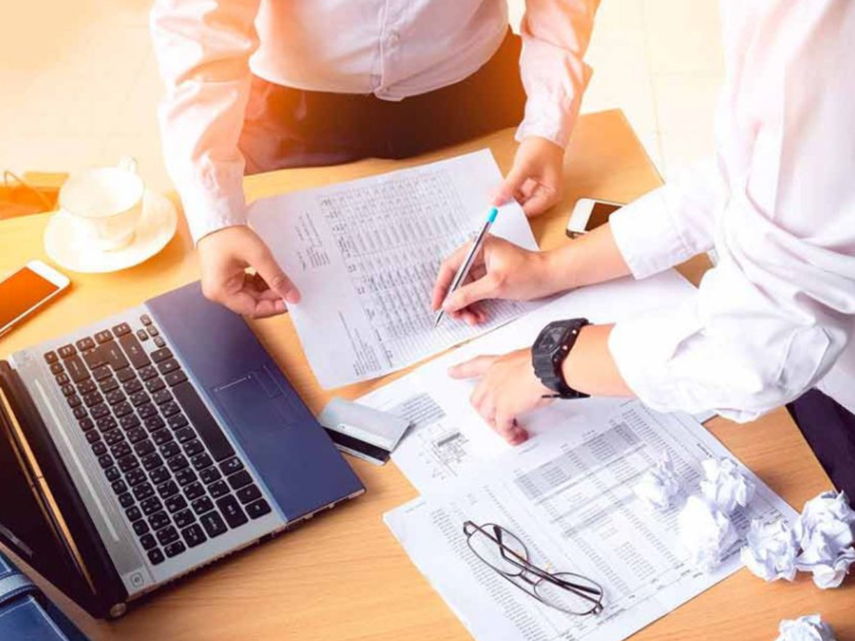 4. Determinar el tipo de contribuyente: seleccionando si es ”Contribuyente Jurídico” o ”Contribuyente Persona Natural”