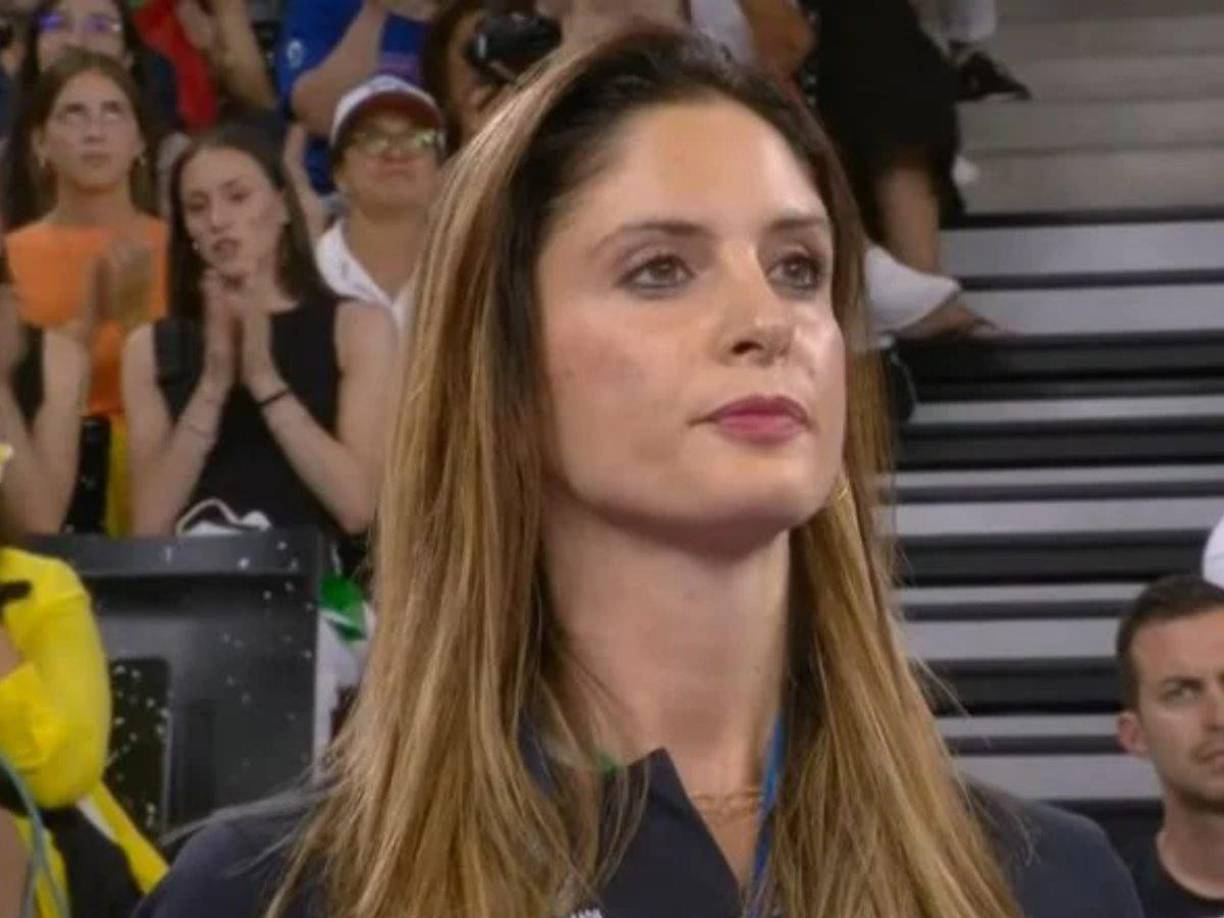 Claudia Mancinelli, de 35 años, asumió el rol de entrenadora del equipo italiano de gimnasia rítmica tras la salida de la histórica Julieta Cantaluppi.