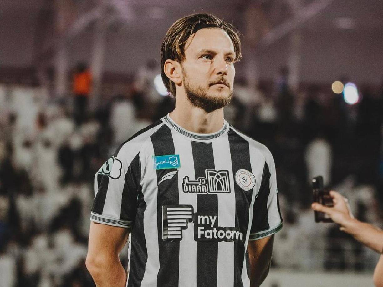 Asimismo informa que hay contactos entre Rakitic y el Hajduk Split de Croacia y que entrena Gattuso, para cerrar una vuelta a su país natal.