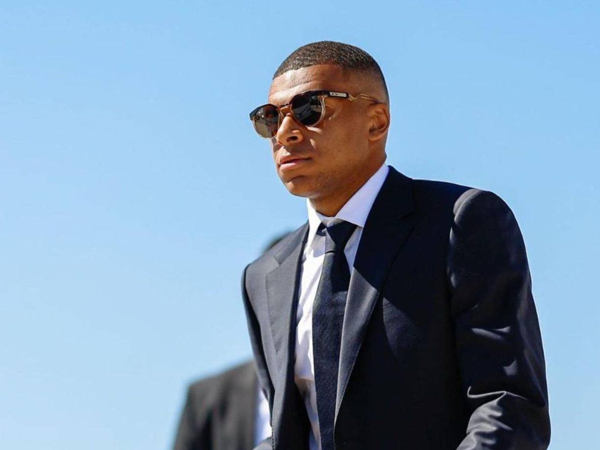 En Francia entienden la decisión de Mbappé como una falta de compromiso con un equipo que ya perdió hace poco a su antiguo capitán Griezmann, que se retira del panorama internacional. 