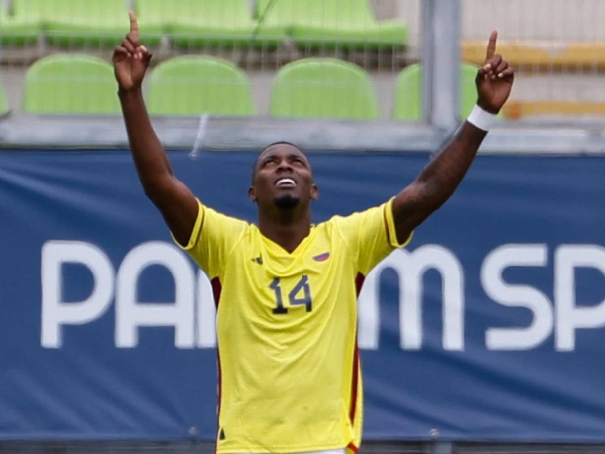 El festejo de Carlos Cortés tras anotarle a la selección hondureña. 