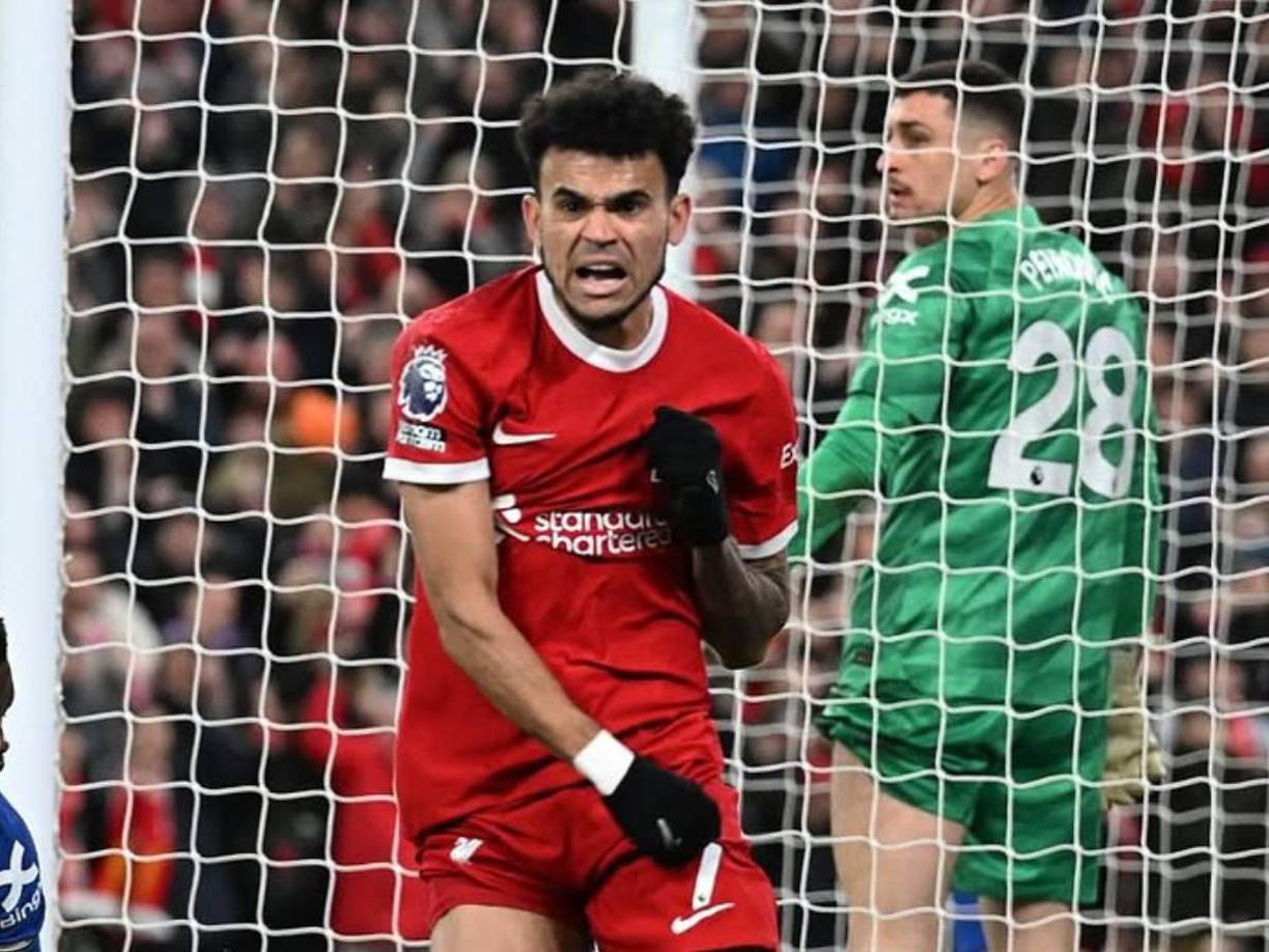 En Colombia hablan de que el Barça prepara una oferta por Luis Díaz de 70 millones, según reporta la web Antena 2. El medio asegura que el FC Barcelona estaría preparando una propuesta para fichar al extremo colombiano del Liverpool el próximo verano. A pesar de las limitaciones económicas que enfrenta el club azulgrana, esta posible negociación estaría condicionada por las salidas y la mejora en el ‘fair play’ financiero.