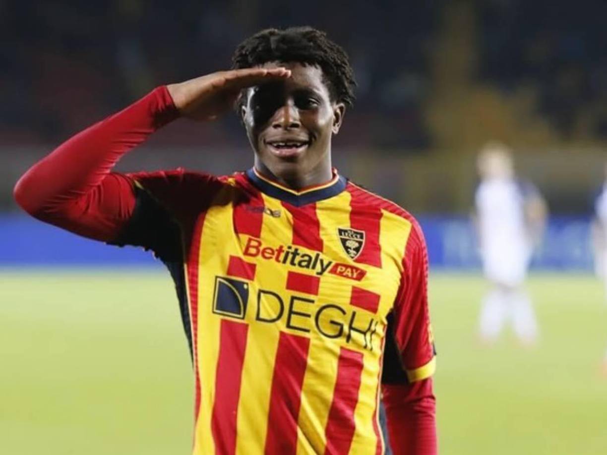 El Manchester United ultima el fichaje de Patrick Dorgu del Lecce. El conjunto de Old Trafford va a abonar al cuadro italiano 30 millones de euros más 7’5 millones de euros en variables.