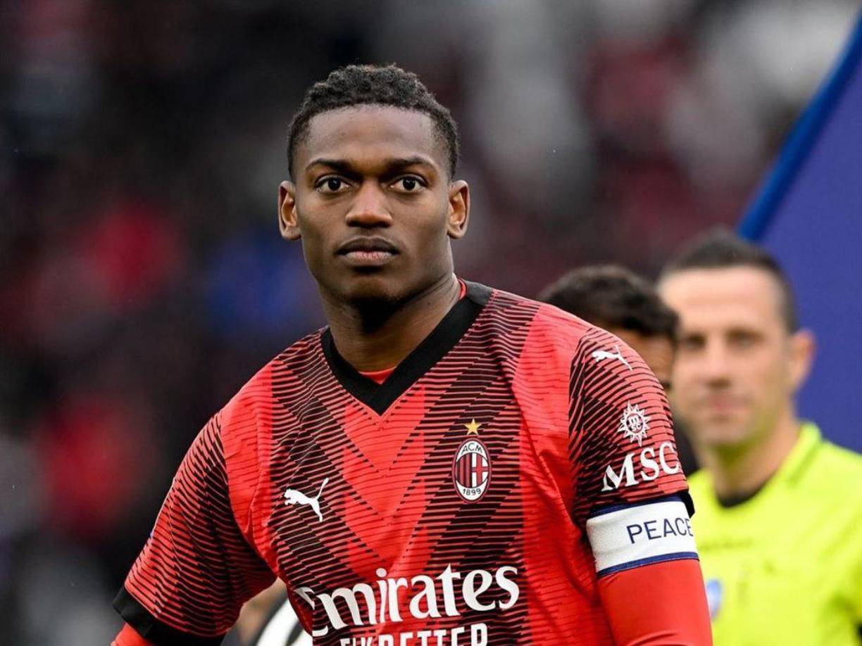 Según El Chiringuito de Jugones, el Barcelona contactó al Milan por Leao y el jugador podría estar encantado con jugar en el cuadro culé.