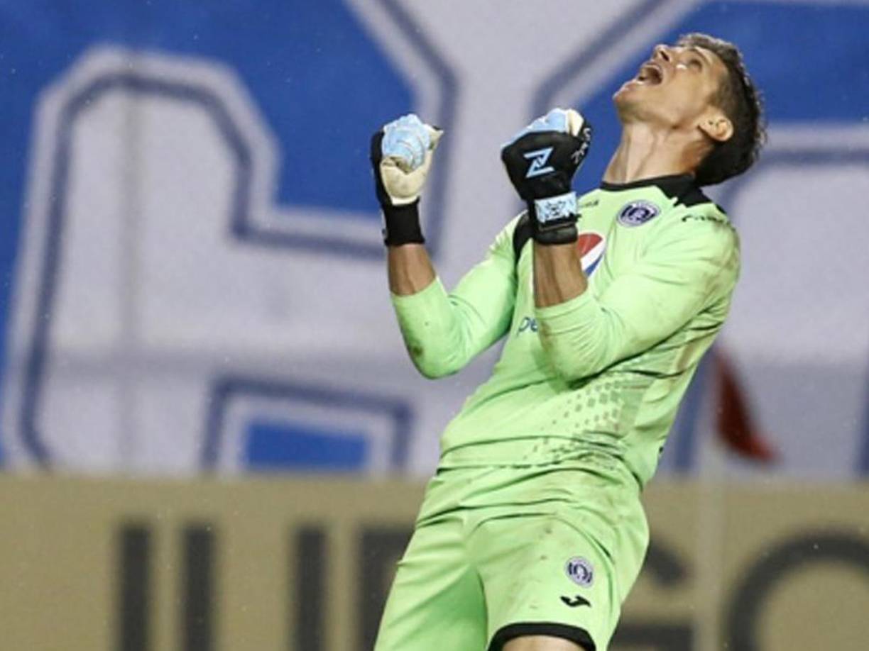 Jonathan Felipe Rougier cuenta con 36 años de edad. Es titular indiscutible con Motagua y cuenta con la nacionalidad hondureña.