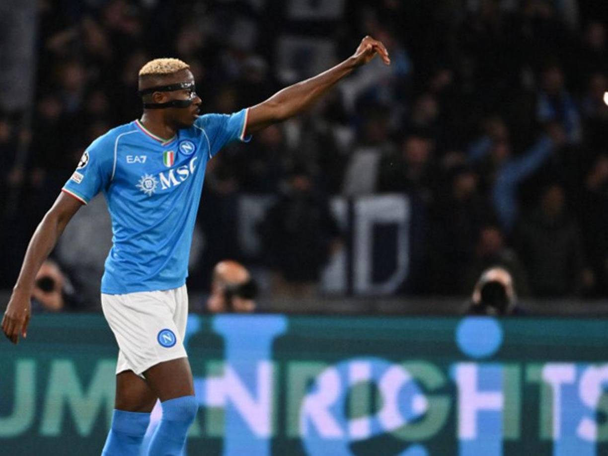 14 Victor Osimhen: Delantero nigeriano del Napoli .