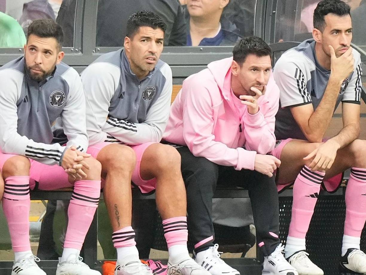 El contrato también establece que Luis Suárez, Jordi Alba y Sergio Busquets jueguen en San Pedro Sula.