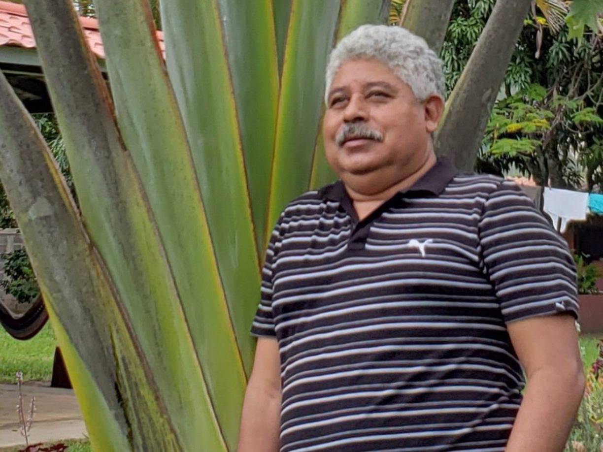 Ponce señaló que jugaba como mediocampista en su paso breve con el Vida en la Liga Nacional.