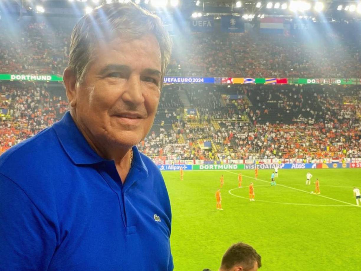 En sus ratos libres, Jorge Luis Pinto ha viajado para disfrutar de algunos juegos internacionales.