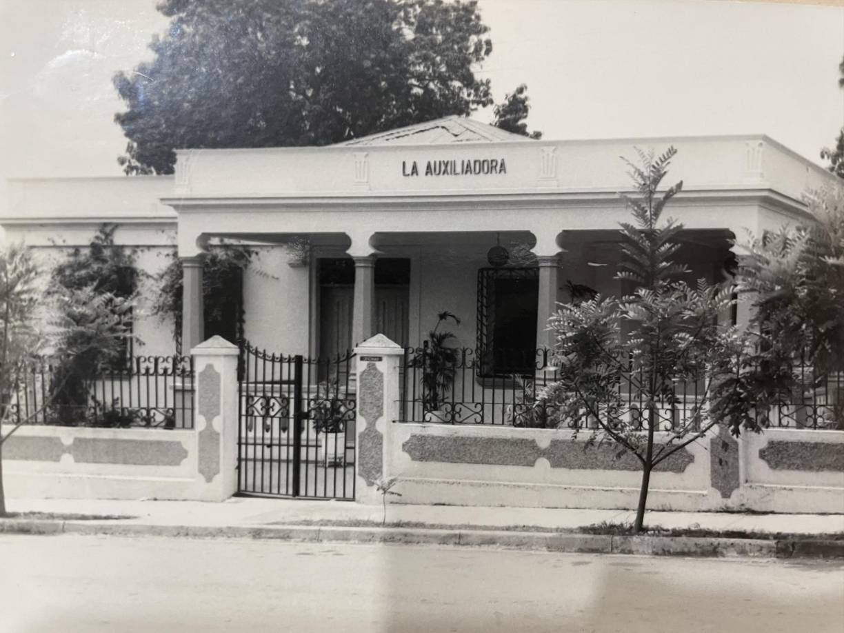 La Casa la Auxiliadora estaba en la segunda calle y fue construida en 1900. 