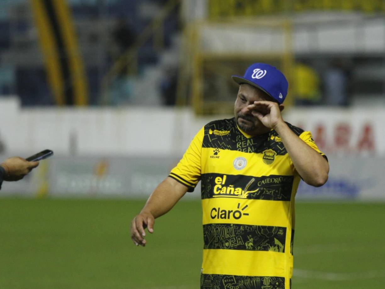 Wilson Herrera llegó procedente de Estados Unidos para ver a su amado Real España. El aficionado tenía 30 años de no ver a la máquina en directo. 