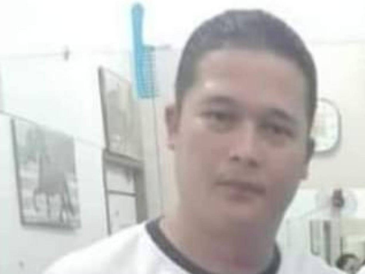 Hombres armados llegaron al negocio y sin mediar palabra le dispararon en reiteradas ocasiones, asesinándolo en el acto.