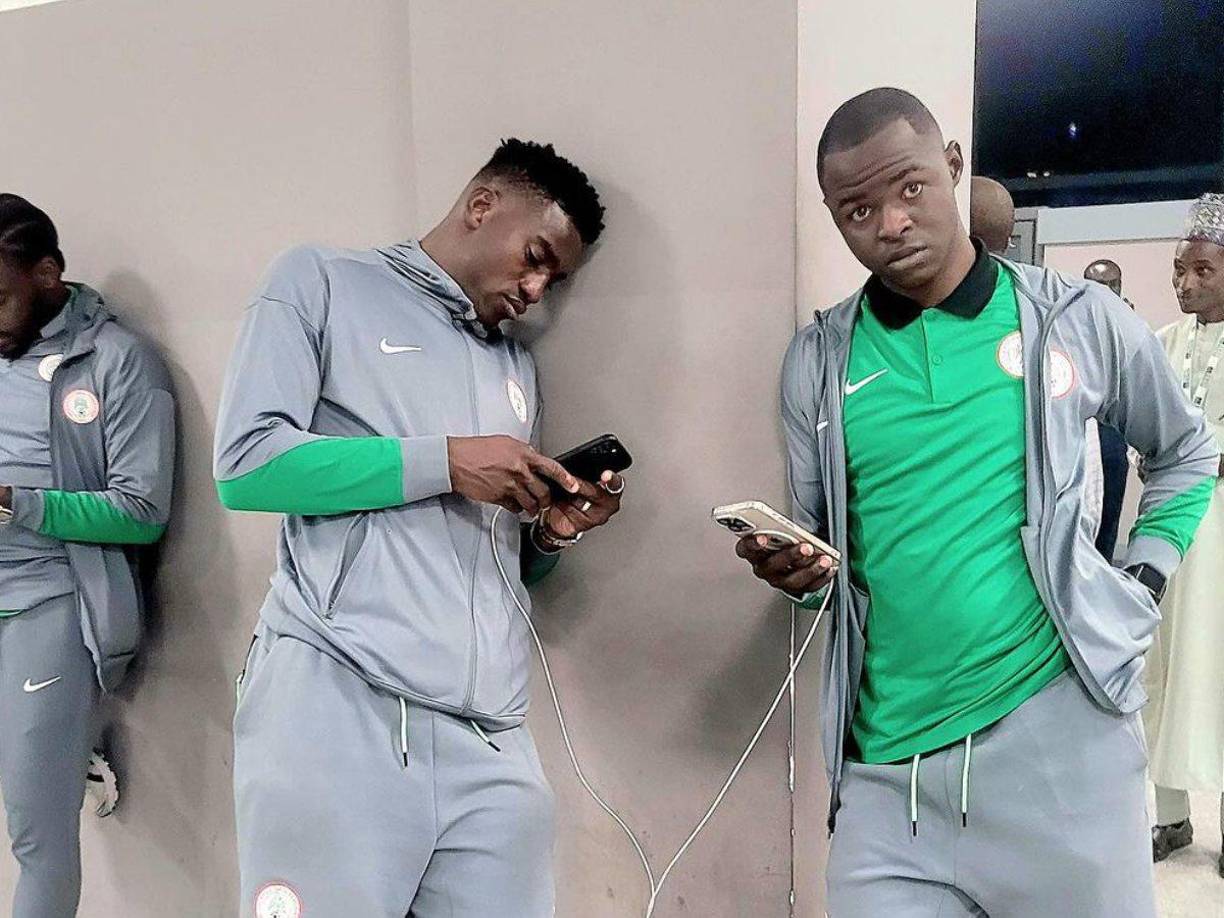 La selección de Nigeria solicitó la ayuda del gobierno de su país para resolver la crisis y decidió firmemente no continuar con el partido. 