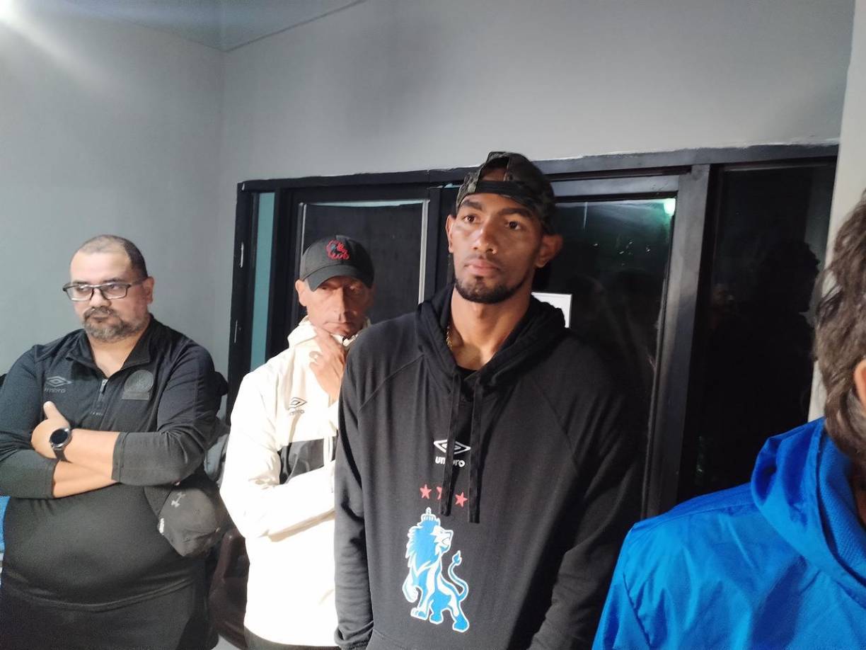 El joven futbolista ya había hecho su debut con el equipo de Pedro Troglio, quien se mostró muy emotivo en conferencia de prensa previo al viaje.