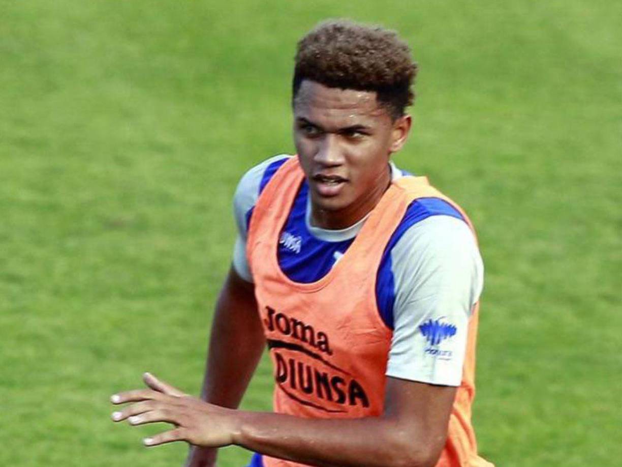 Real España y Olimpia llegaron a un acuerdo por la cesión del mediocampista Jack Baptiste. El jugador aún no ha firmado la documentación, pero le dio su palabra a la directiva del cuadro aurinegro.