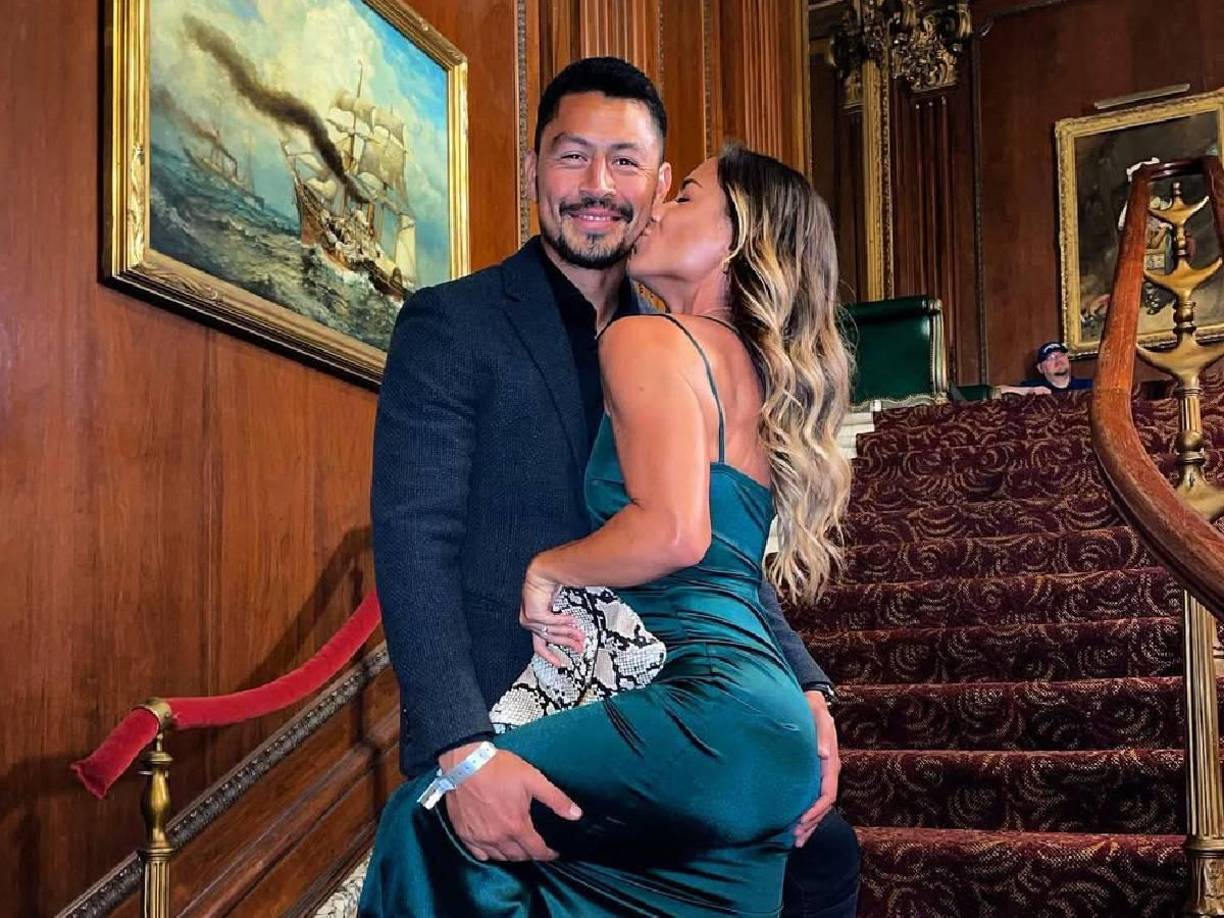 En sus redes sociales comparte su amor por Roger Espinoza. Ambos se les ve muy enamorados. 