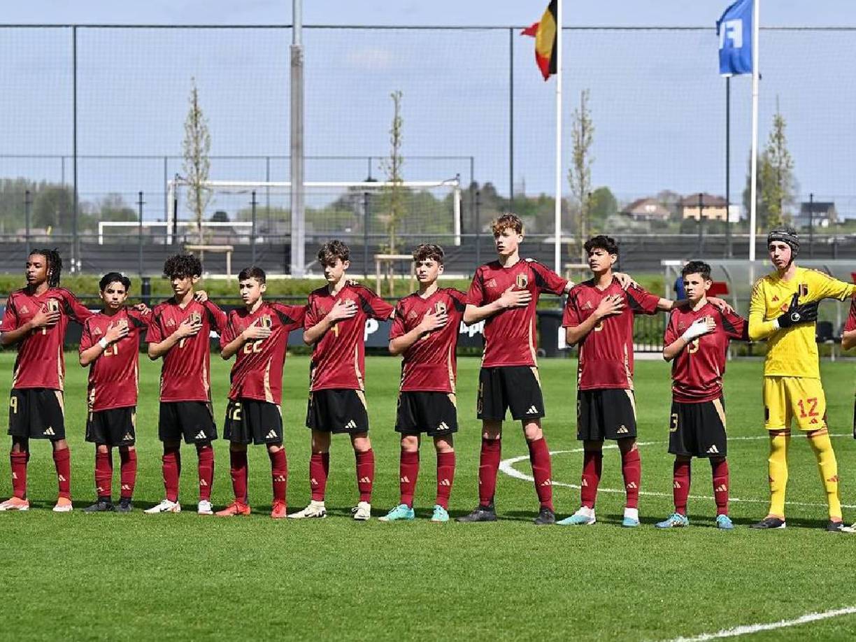 Vandenbroucke empezó a mostrarse contra las mejores academias de Europa al disputar el torneo KDB, el cual es un torneo organizado por el futbolista Kevin De Bruyne con el fin de reunir el mejor talento juvenil del viejo continente.