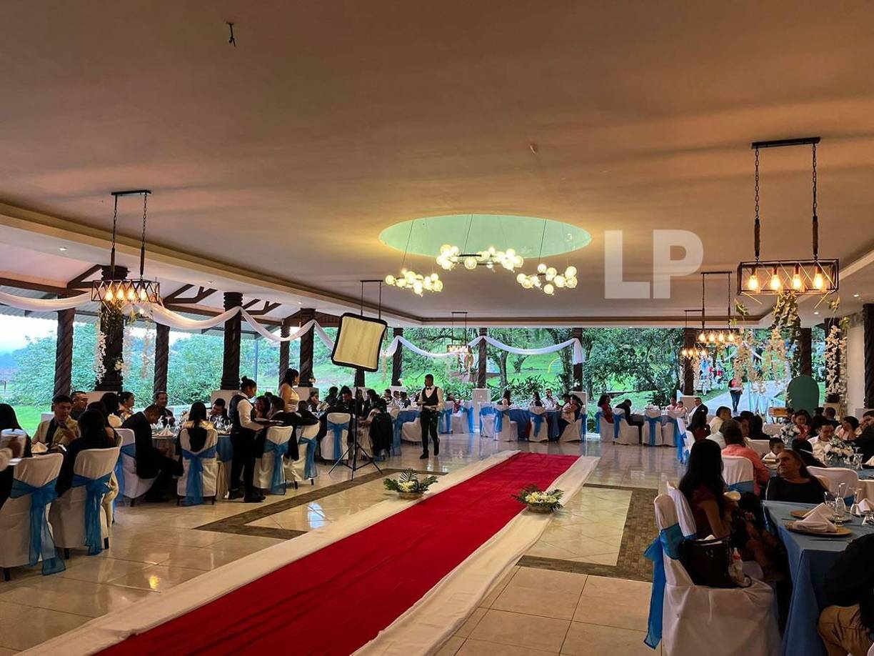 La boda del ‘Chelito’ Martínez se realizó en el Hotel Casa Lenca en Santa Cruz de Yojoa.