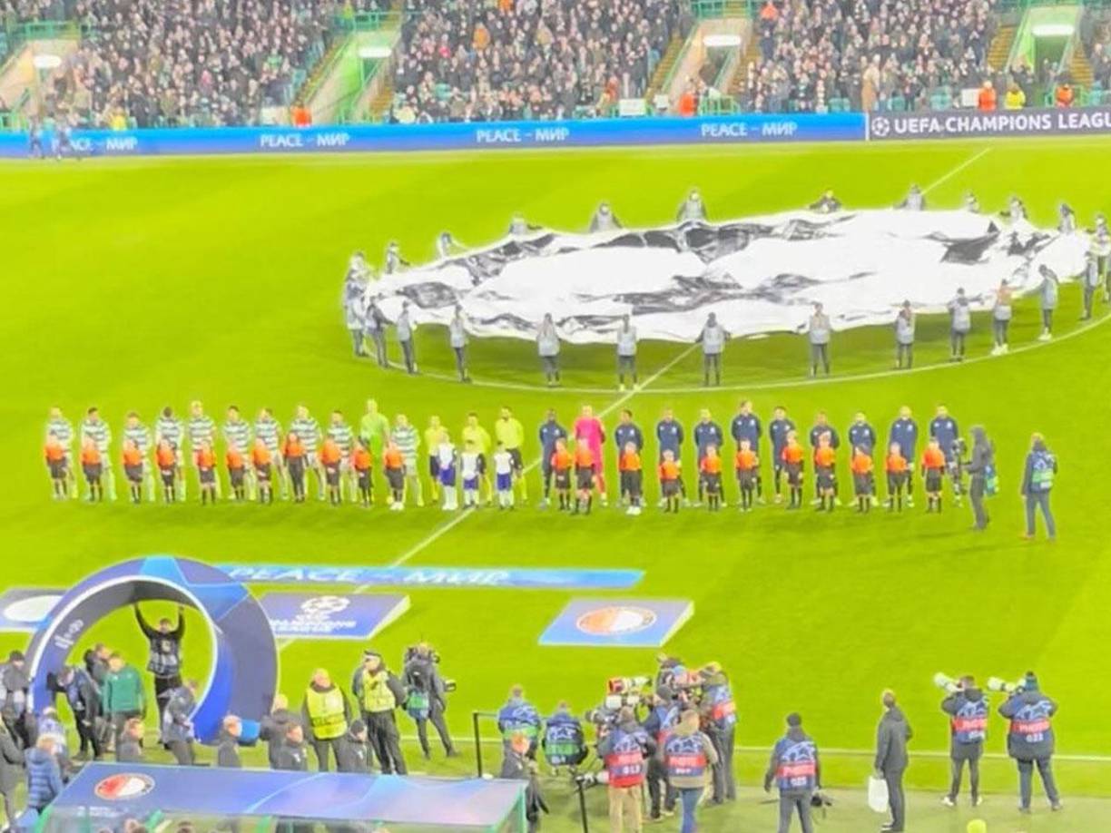 Annie observó en vivo el Celtic vs Feyenoord por la jornada 6 de la Champions League. La chica presenció en directo la anotación de su novio Luis Palma.